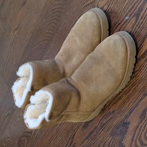 Women's short Ugg boots
